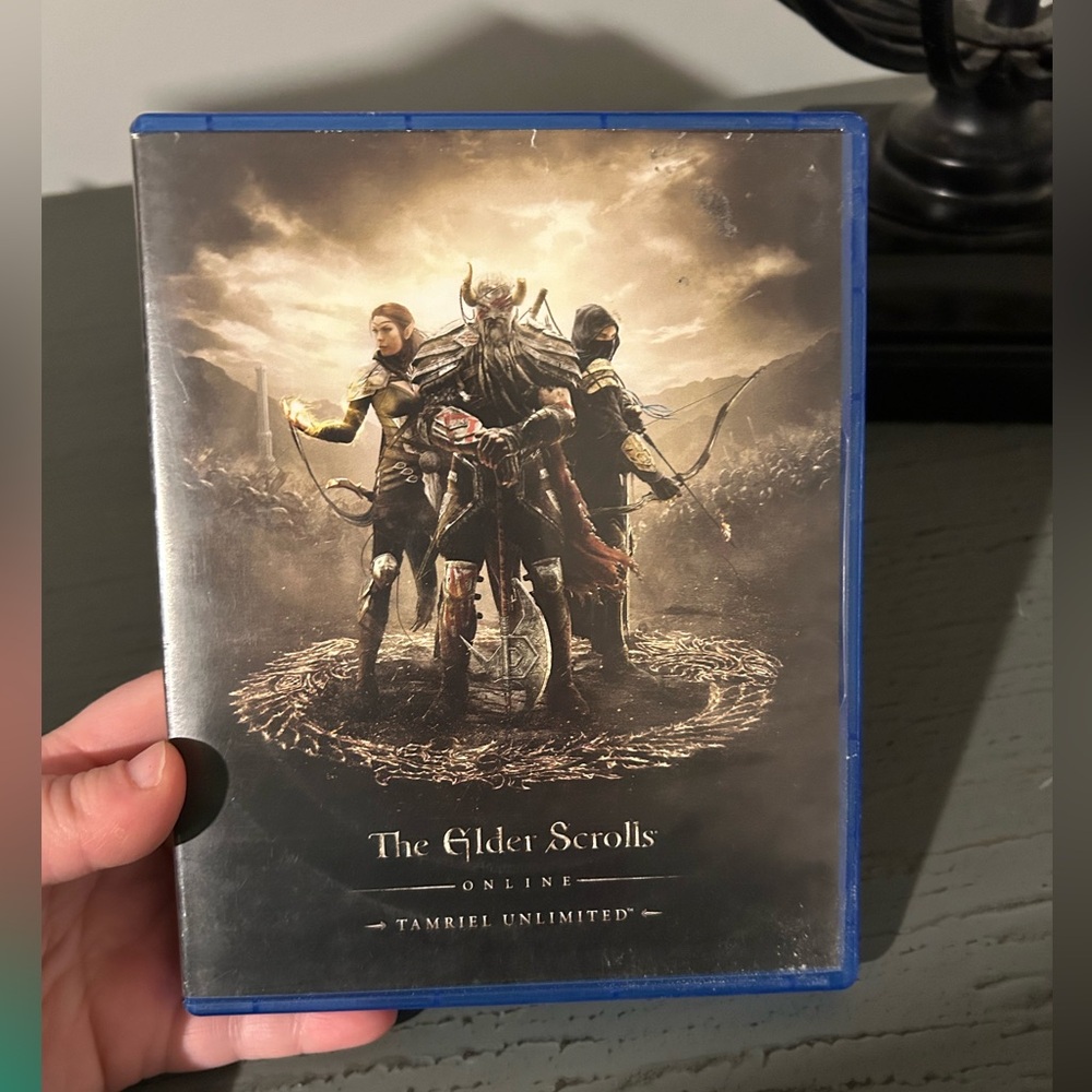 The Elder Scrolls Online: Tamriel Unlimited (Sony PlayStation 4, 2015)